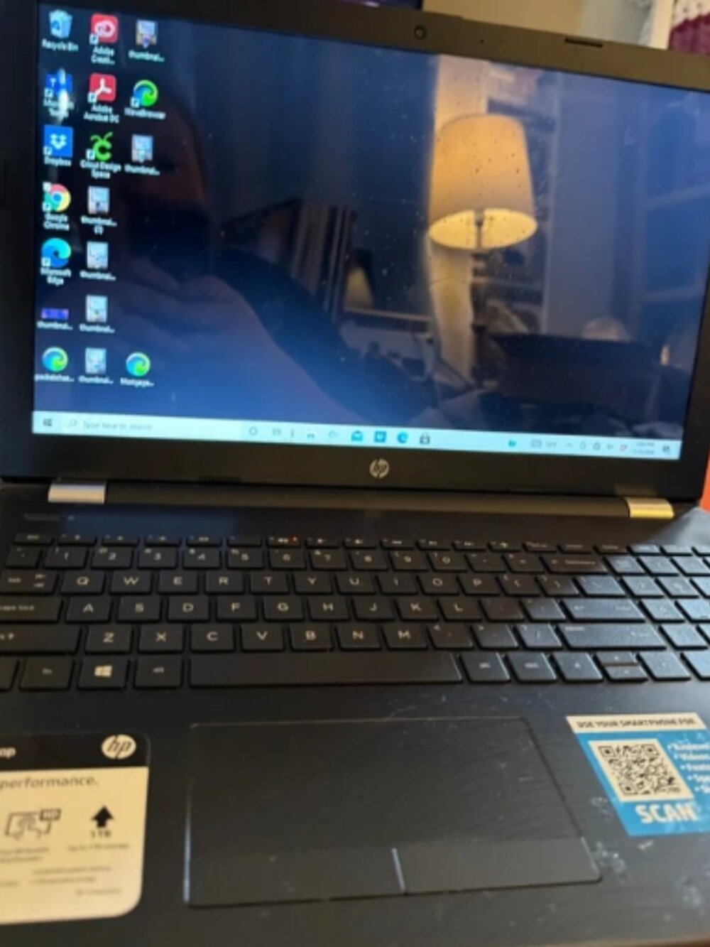 HP Laptop (No Charger). Does power on and work.